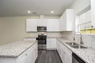 2819 Topiary Ln, Houston, TX 77014 - Photo 13
