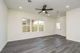 2819 Topiary Ln, Houston, TX 77014 - Photo 5