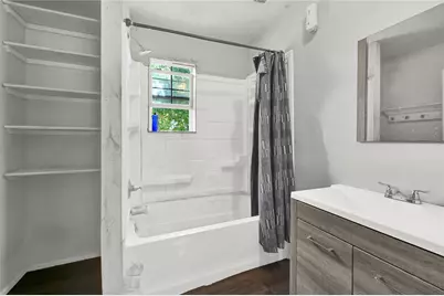 720 Yupon Street, Baytown, TX 77520 - Photo 9