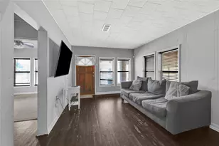 720 Yupon St, Baytown, TX 77520 - Photo 5