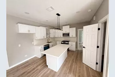 1422 W Willis Street #A, Alvin, TX 77511 - Photo 3
