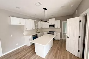 1422 W Willis St, Alvin, TX 77511 - Photo 3