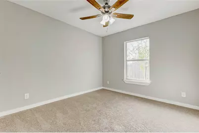 7027 Sun Creek Drive, Hitchcock, TX 77563 - Photo 17