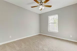 7027 Sun Creek Dr, Hitchcock, TX 77563 - Photo 17