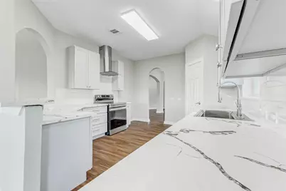 7027 Sun Creek Drive, Hitchcock, TX 77563 - Photo 13