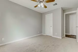 7027 Sun Creek Dr, Hitchcock, TX 77563 - Photo 15