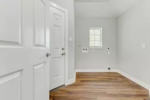 7027 Sun Creek Dr, Hitchcock, TX 77563 - Photo 9