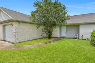 1C Prairie Knoll Dr, La Marque, TX 77510 - Photo 1