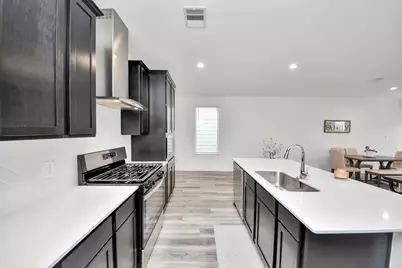 12319 Brandenburg Gate Drive, Houston, TX 77047 - Photo 11