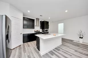 12319 Brandenburg Gate Dr, Houston, TX 77047 - Photo 9
