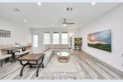 12319 Brandenburg Gate Drive, Houston, TX 77047 - Photo 17