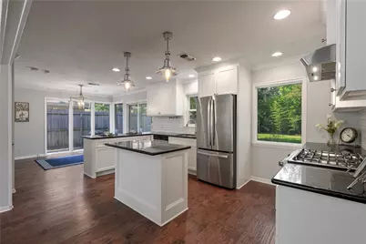 515 Azaleadell Drive, Houston, TX 77018 - Photo 9