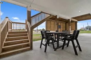 991 Seadrift Dr, Port Bolivar, TX 77650 - Photo 5