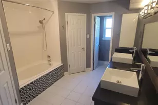 11302 Meadow Lake Dr, Houston, TX 77077 - Photo 17