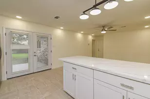 5003 Denoron Dr, Houston, TX 77048 - Photo 7