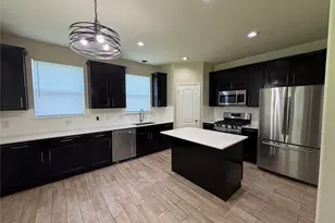 1134 Gemstone Ct, Baytown, TX 77521 - Photo 5