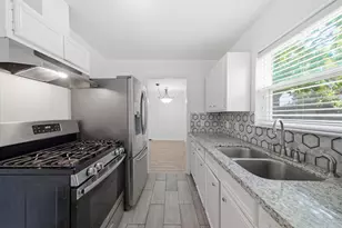 4403 Cynthia St, Bellaire, TX 77401 - Photo 5