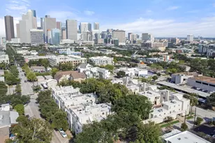 402 Tuam St, Houston, TX 77006 - Photo 39