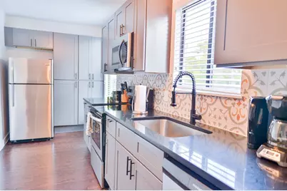 2300 Stanford Street #G, Houston, TX 77006 - Photo 9