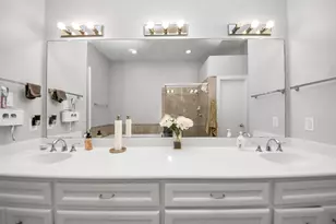 8710 Beverly Hill St, Houston, TX 77063 - Photo 9