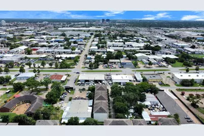8710 Beverlyhill Street #201, Houston, TX 77063 - Photo 13