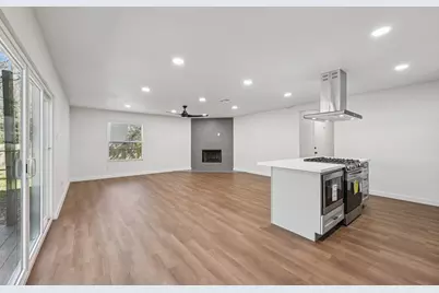 14 Fiddleleaf Court, The Woodlands, TX 77381 - Photo 11