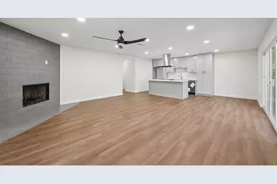 14 Fiddleleaf Court, The Woodlands, TX 77381 - Photo 9