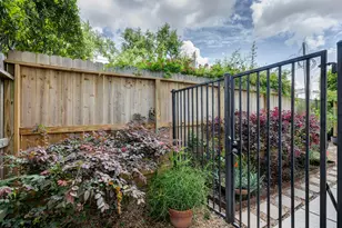 2424 Couch St, Houston, TX 77008 - Photo 31