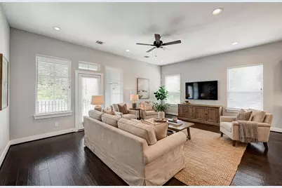 2424 Couch Street, Houston, TX 77008 - Photo 13