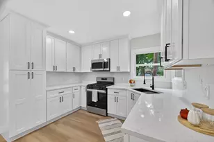 2424 Oaklawn Dr, La Marque, TX 77568 - Photo 11