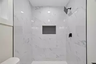 2424 Oaklawn Dr, La Marque, TX 77568 - Photo 21