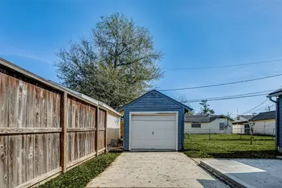 2043 Alta Vista Street, Houston, TX 77023 - Photo 17