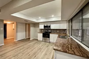 5651 Condon Ln, Houston, TX 77053 - Photo 9