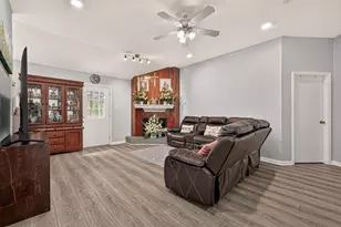10535 Walnut Glen Dr, Houston, TX 77064 - Photo 9