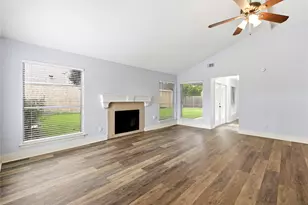 16625 Ivy Grove Dr, Houston, TX 77058 - Photo 5