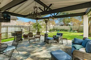 204 Arrowhead Dr, Lake Jackson, TX 77566 - Photo 31