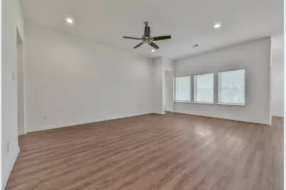 3015 King Oaks Street, Baytown, TX 77251 - Photo 7