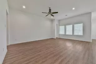 3015 King Oaks St, Baytown, TX 77251 - Photo 7