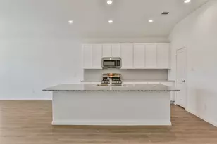 3015 King Oaks St, Baytown, TX 77251 - Photo 9