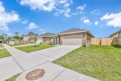 3015 King Oaks Street, Baytown, TX 77251 - Photo 3