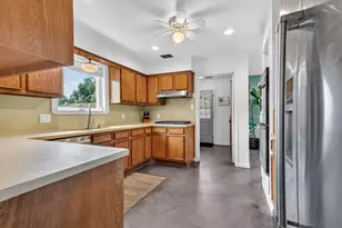 6134 Rena St, Houston, TX 77092 - Photo 9