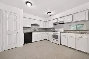 7214 Addicks Clodine Rd, Houston, TX 77083 - Photo 17