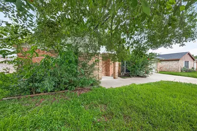 7214 Addicks Clodine Road, Houston, TX 77083 - Photo 3
