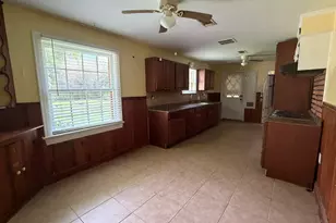 1812 Sholars Ave, Orange, TX 77630 - Photo 9