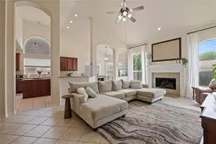 327 Holly Branch Ln, Kemah, TX 77565 - Photo 9