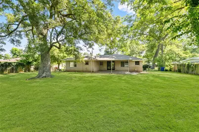 424 Southern Oaks Drive, Lake Jackson, TX 77566 - Photo 25
