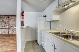 1624 Marshall St, Houston, TX 77006 - Photo 5