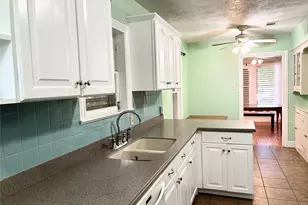 4915 Houston Dr, Galveston, TX 77551 - Photo 7