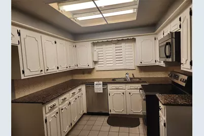 1404 Walnut Bend Lane #23, Houston, TX 77042 - Photo 5