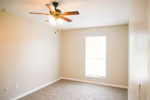 619 W Mahan St, Richwood, TX 77531 - Photo 11